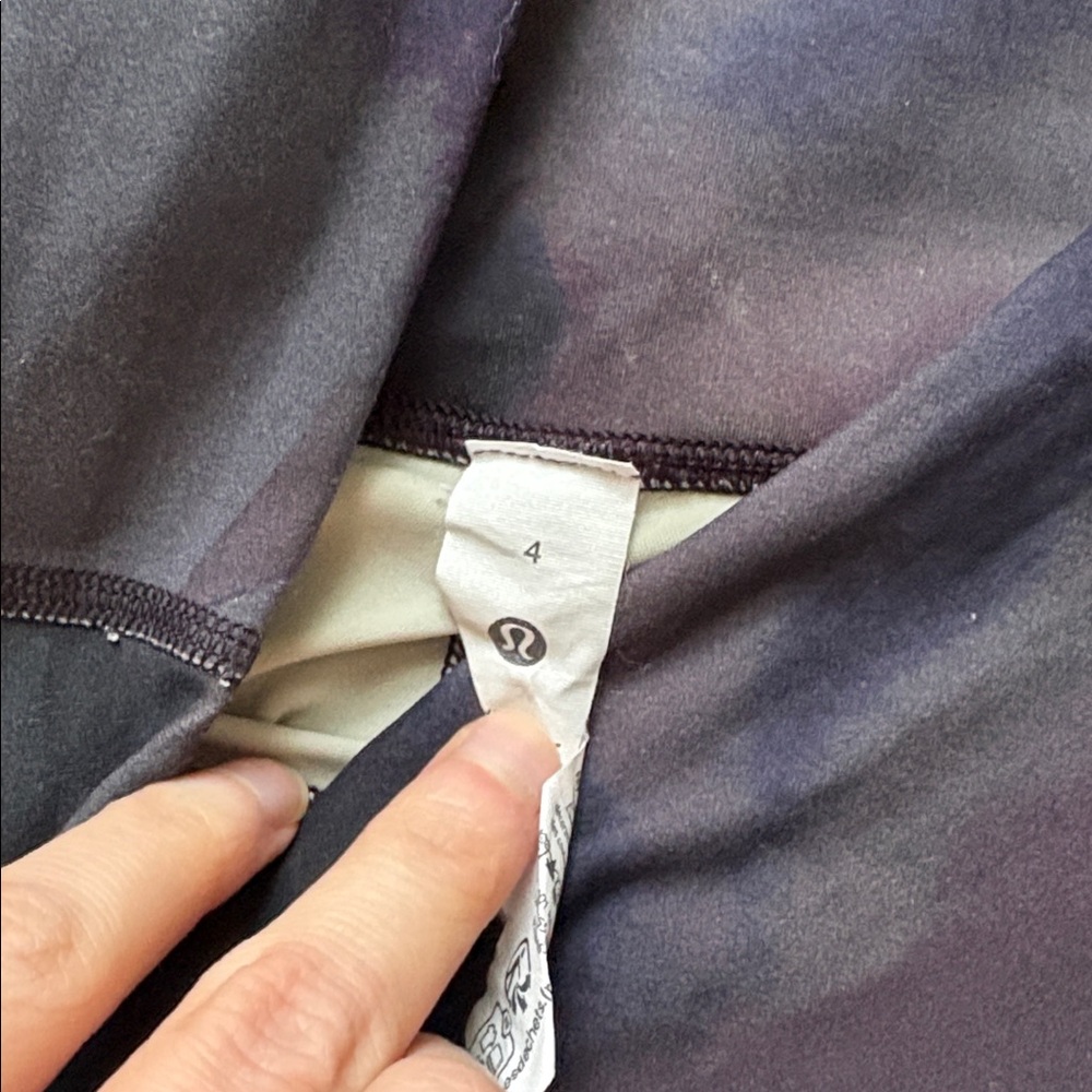 lululemon wunder train size 4 25in euc - Picture 2 of 3